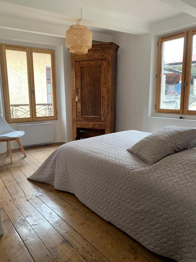Maison Familiale Des Remparts Colmars Kültér fotó